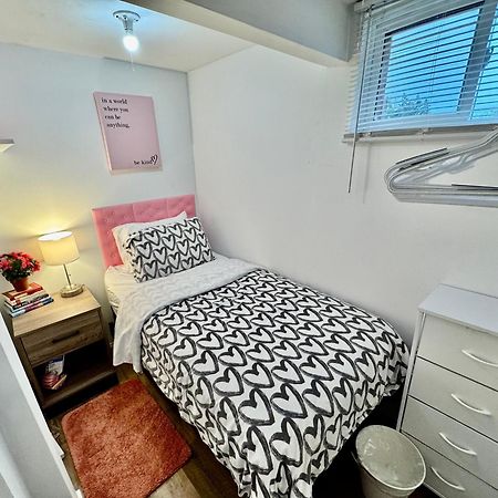 Tiny Private Room On The 1St Floor With Shared Bathroom Near Seatac Airport And Downtown Seattle Eksteriør billede
