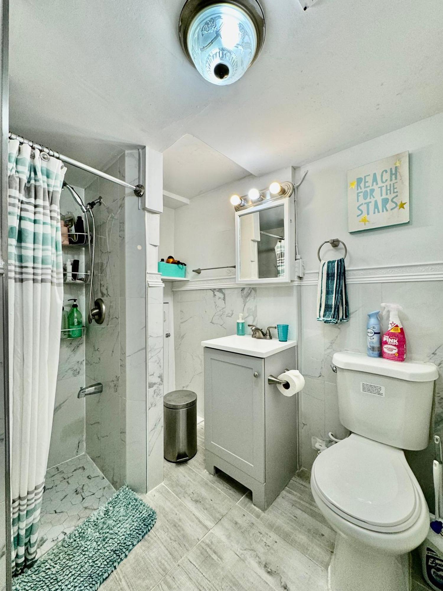 Tiny Private Room On The 1St Floor With Shared Bathroom Near Seatac Airport And Downtown Seattle Eksteriør billede