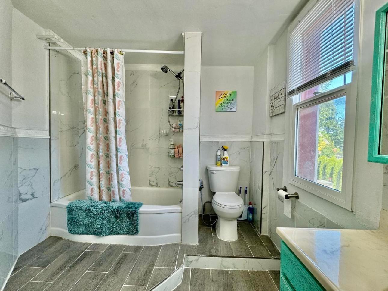 Tiny Private Room On The 1St Floor With Shared Bathroom Near Seatac Airport And Downtown Seattle Eksteriør billede