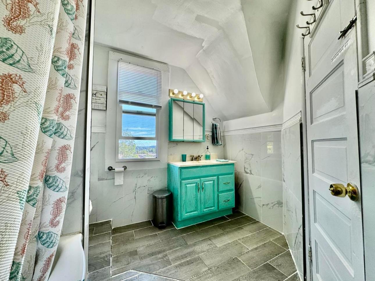 Tiny Private Room On The 1St Floor With Shared Bathroom Near Seatac Airport And Downtown Seattle Eksteriør billede