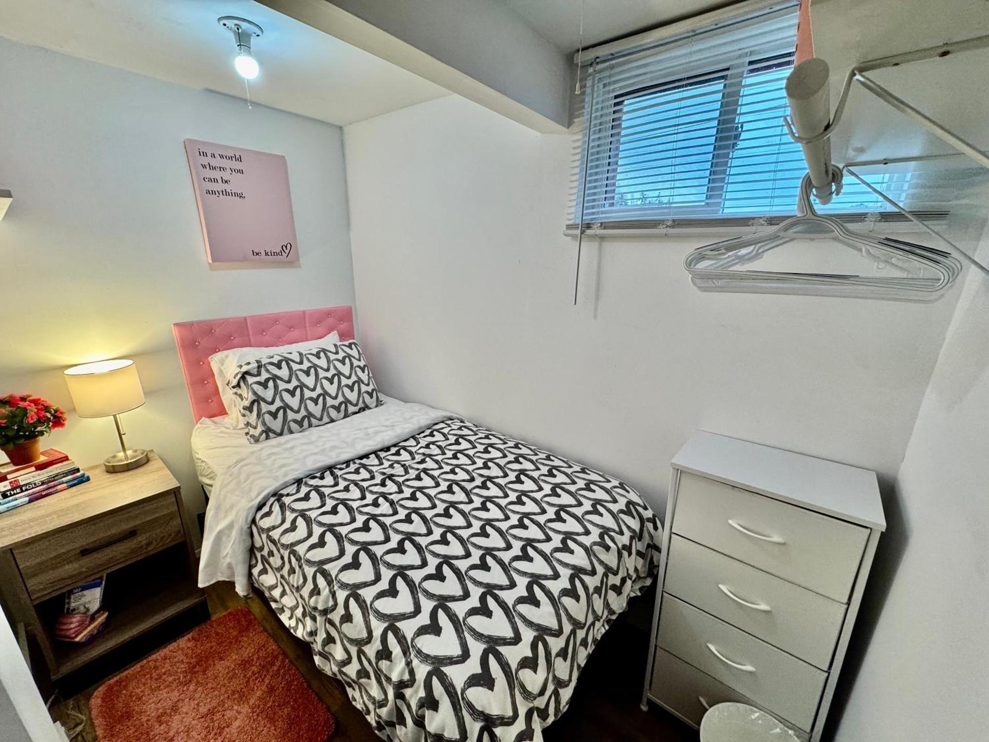 Tiny Private Room On The 1St Floor With Shared Bathroom Near Seatac Airport And Downtown Seattle Eksteriør billede